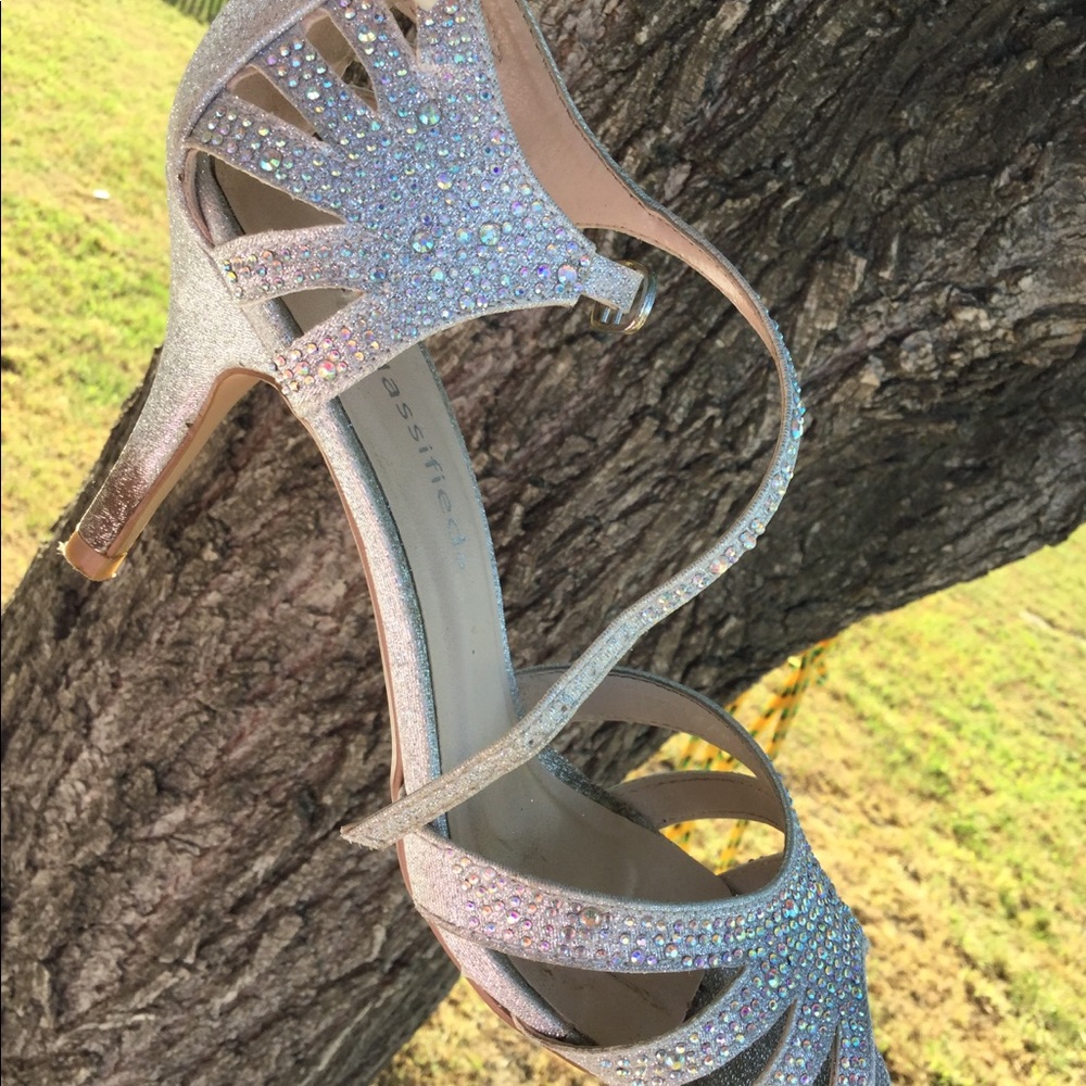 Heels - Picture 3 of 4